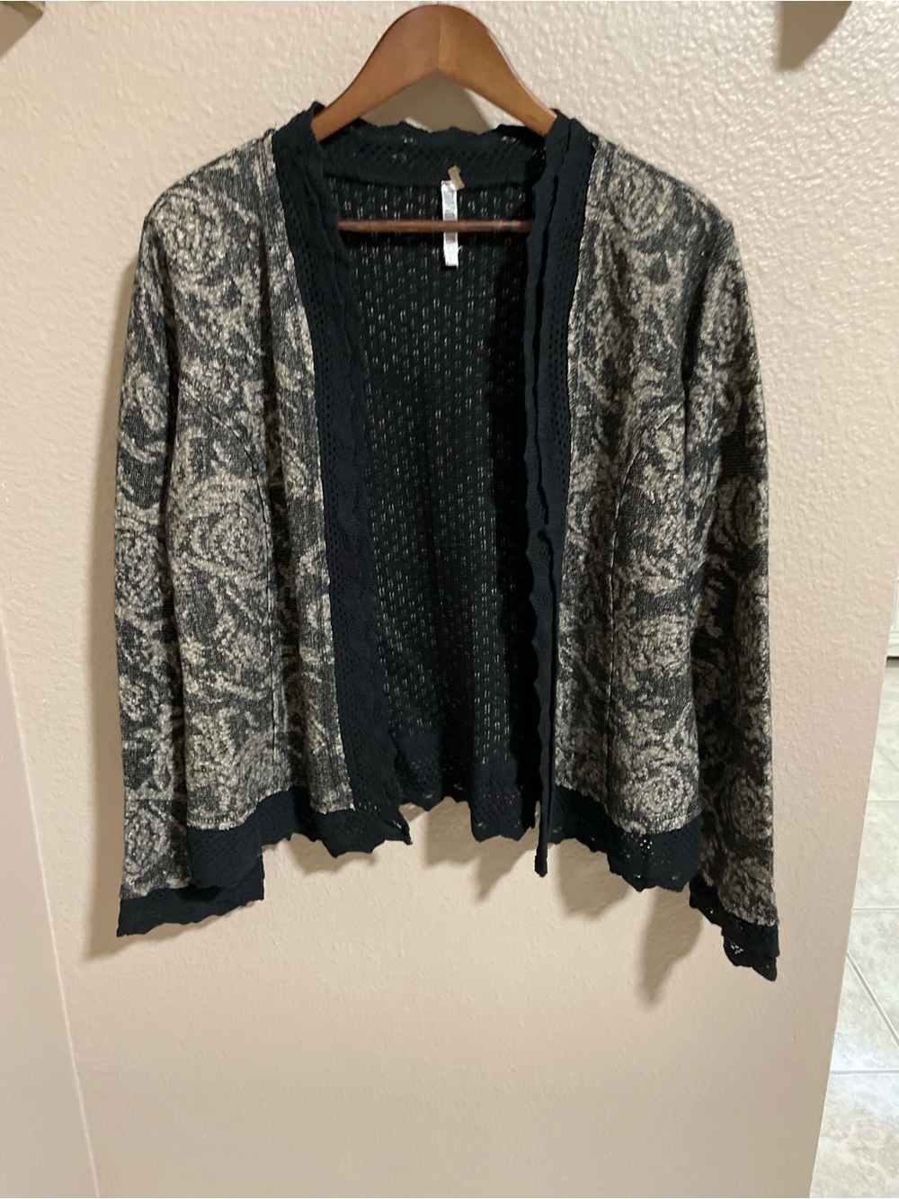 Monoreno Black and Gray Open-Front Knit Cardigan Artsy Unique